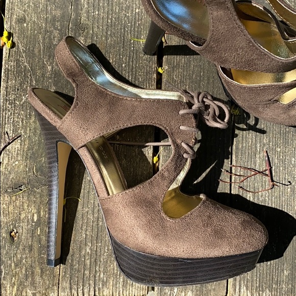 Women’s JustFab tie up heels - Picture 5 of 10